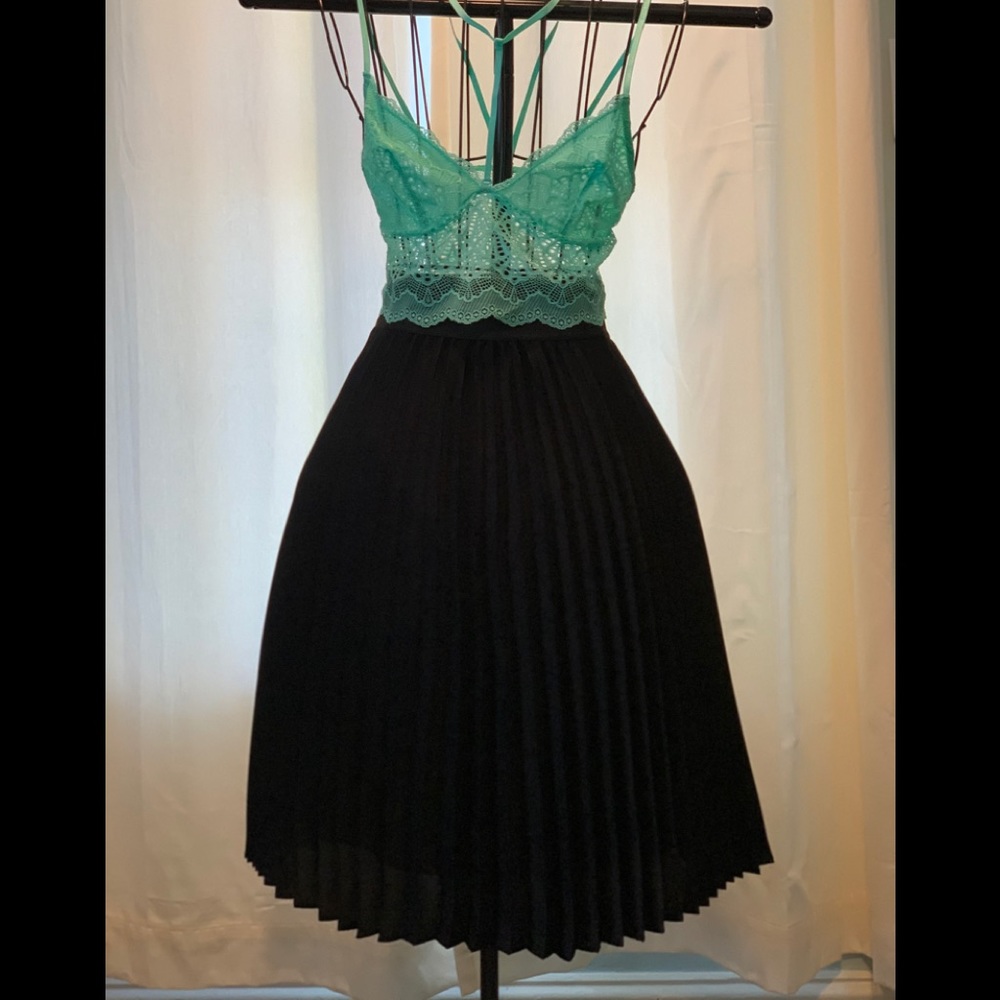 Apt 9 pleated black skirt